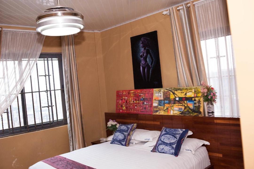 Triple Hill Hotel Weija Bagian luar foto