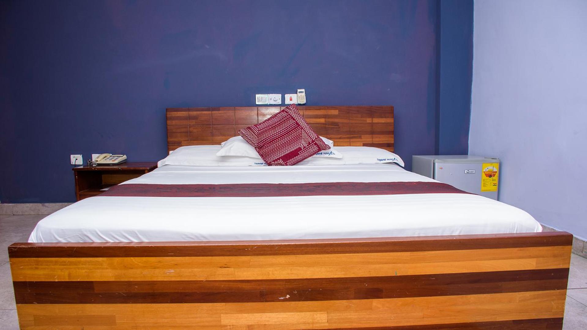 Triple Hill Hotel Weija Bagian luar foto