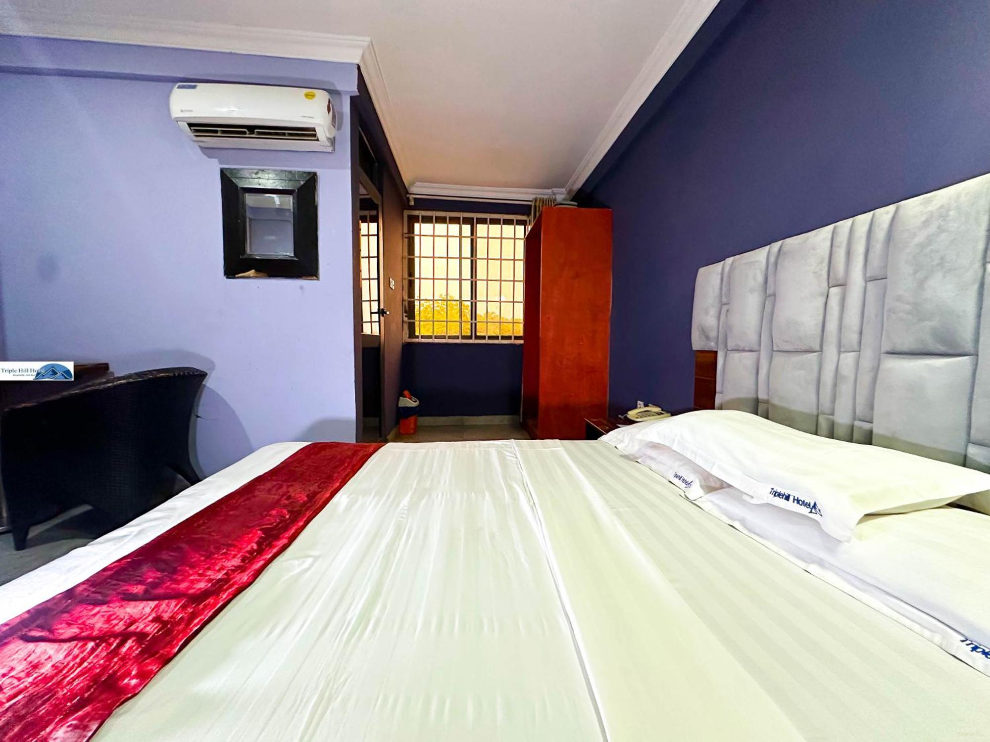 Triple Hill Hotel Weija Bagian luar foto