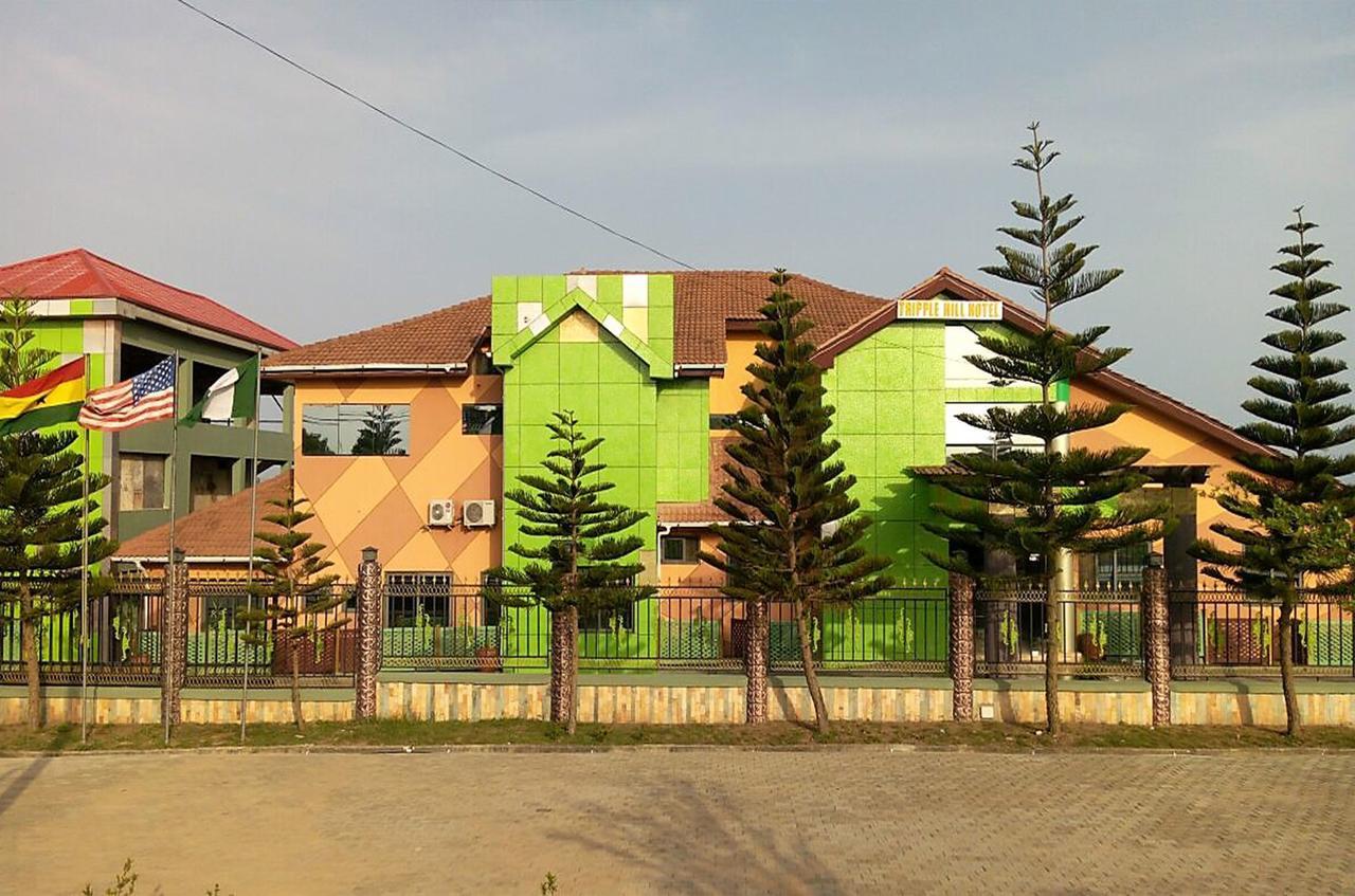 Triple Hill Hotel Weija Bagian luar foto
